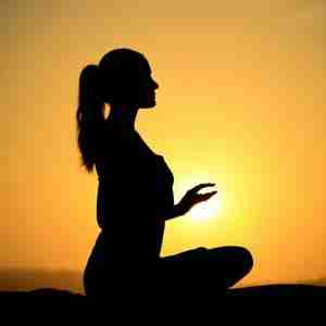 Silhouette of a woman meditating
Beginners Guide to Meditation